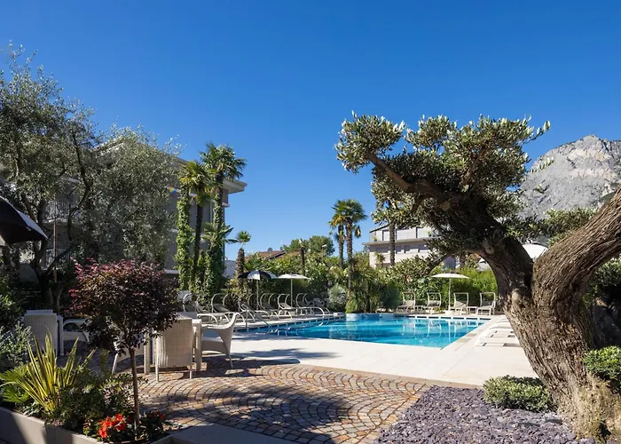 Hotel con piscina: Hotel Garda - TonelliHotels